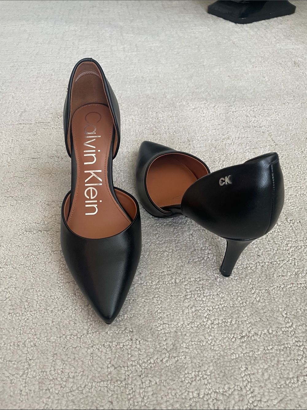 Calvin Klein Black Pointed D'Orsay Mid-Heel Pumps Size 6